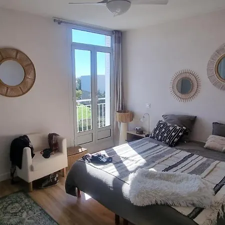 Good Vibes Sea View Apartmán *